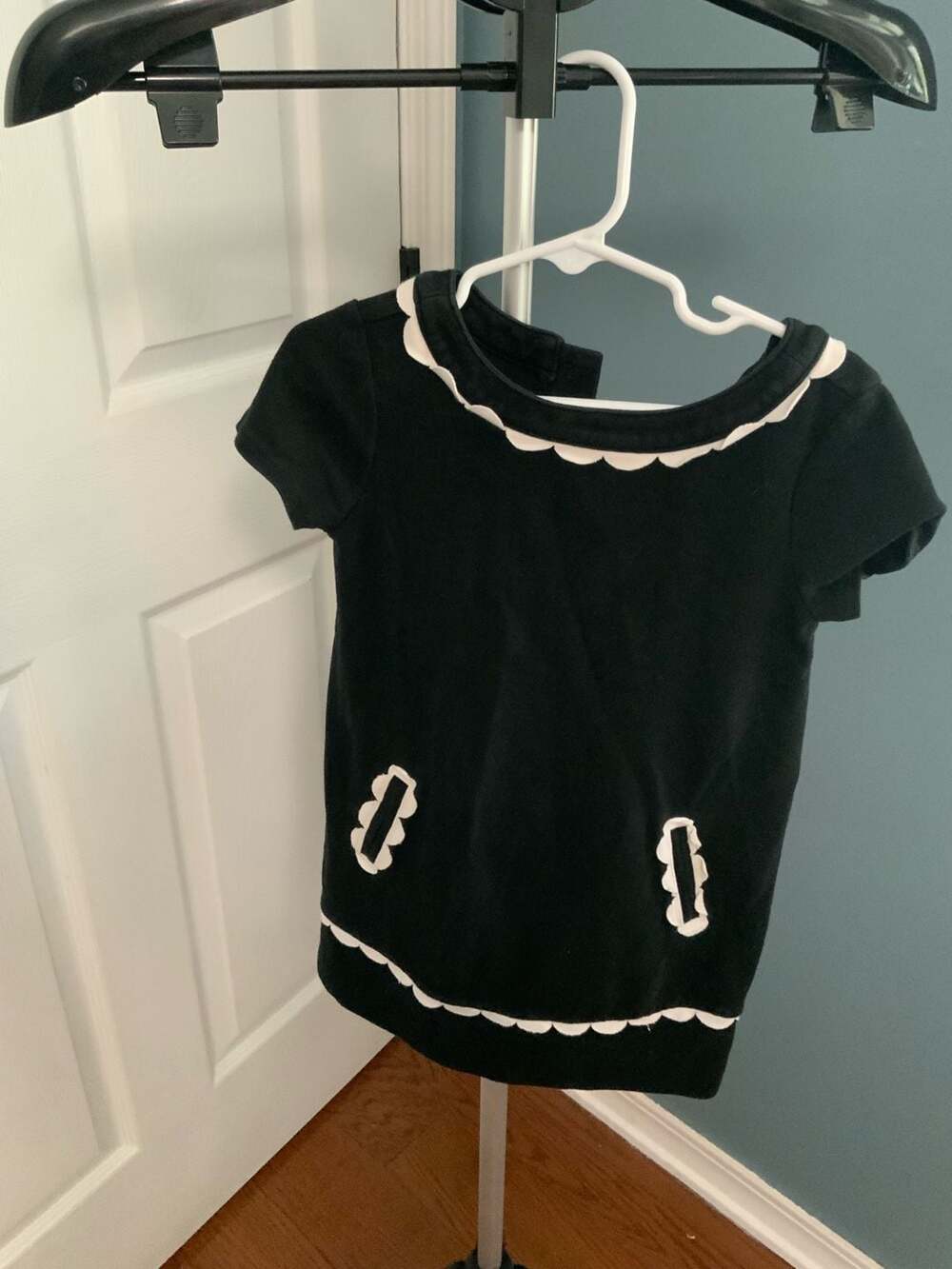 BabyGap Dress Toddler 4 Years Black Scalloped Trim
